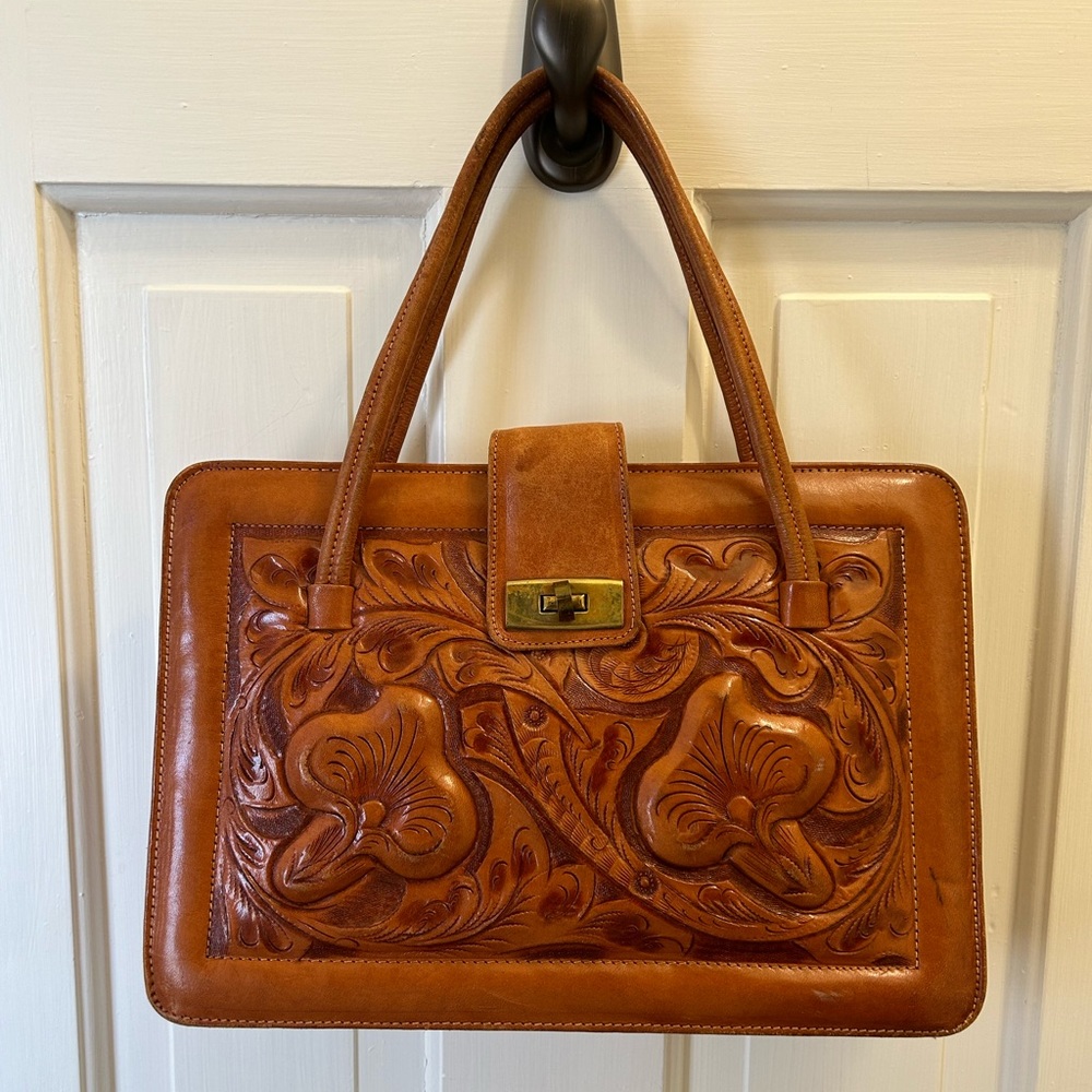 Beautiful Vintage Mexican Tooled Leather Handbag